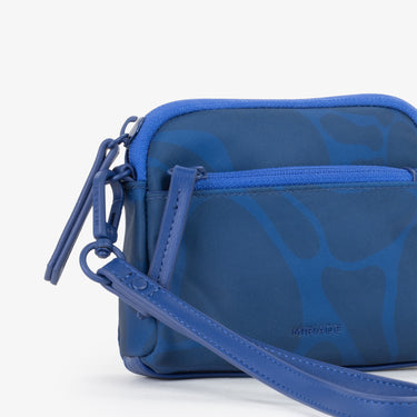 8614c9477a5d86f42a1da6b19d625392_BLU_MIBE9VF835_13_002